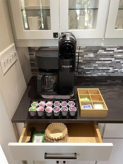 Montross Luxury Modern Waterfront Retreatヴィラ エクステリア 写真