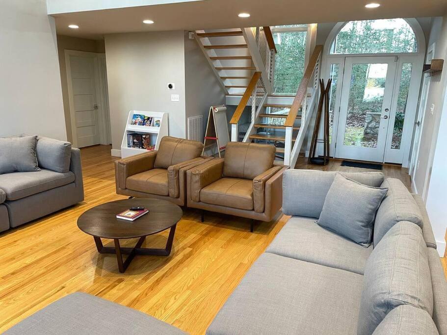 Montross Luxury Modern Waterfront Retreatヴィラ エクステリア 写真